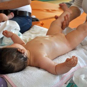 Massaggio infantile Ayurveda